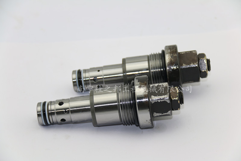 三一235挖掘機(jī)溢流閥